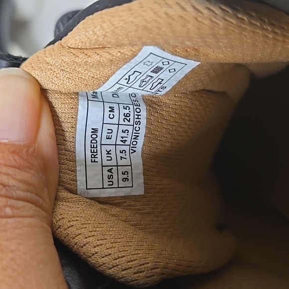Vionic Freedom Size 9.5 - Picture 10 of 10